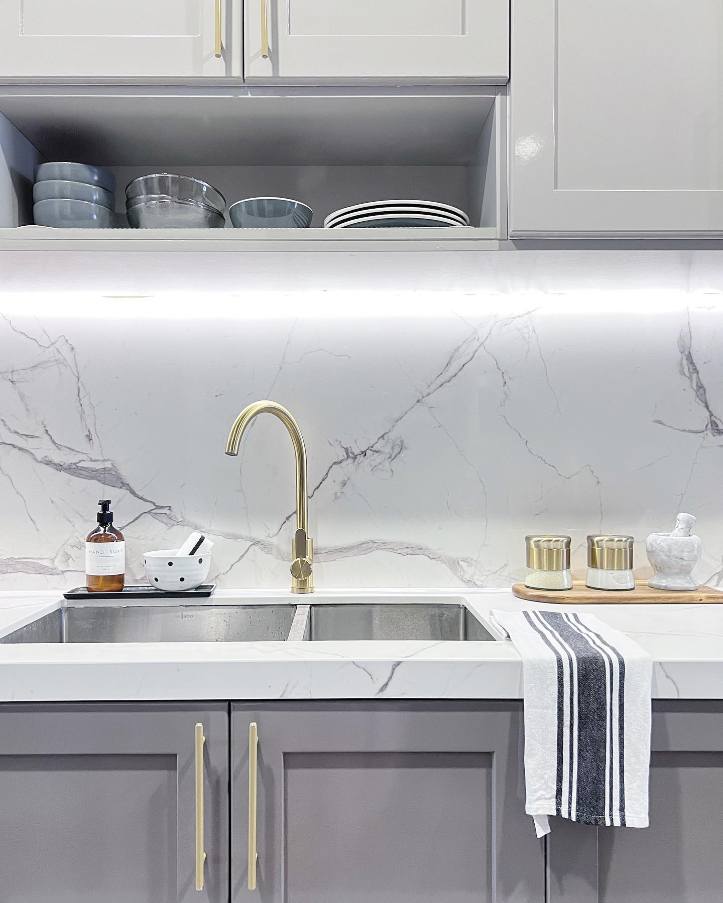 4. Midnight Bloom Over the Sink: a Black and White Floral Shelf Above the Kitchen Sink
