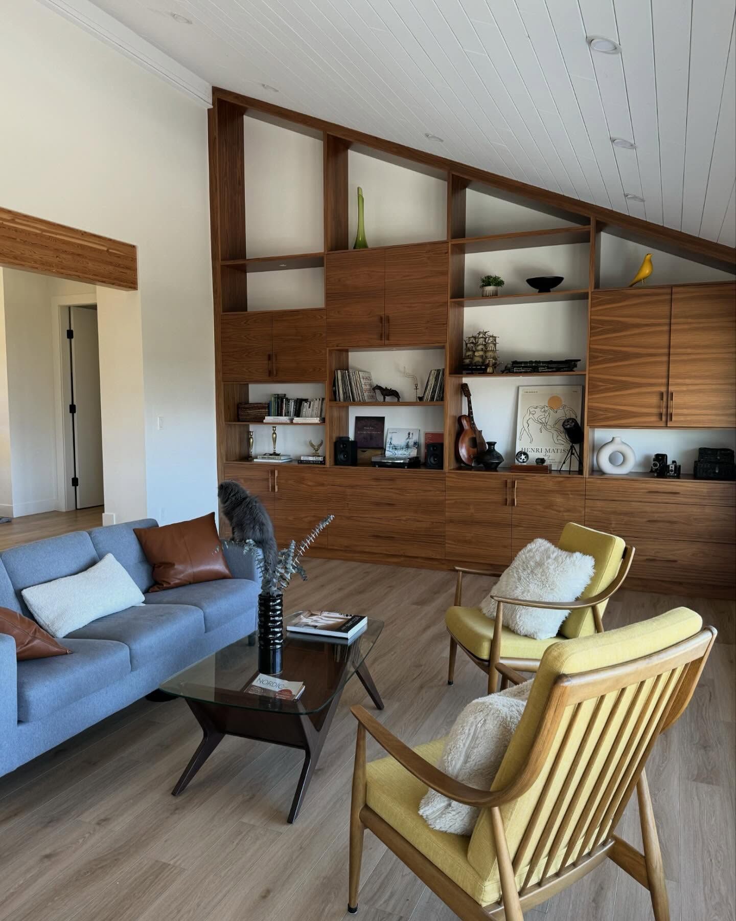 19. Mid-century Walnut Sideboard with Geometric Vase and Retro Lamp Ensemble