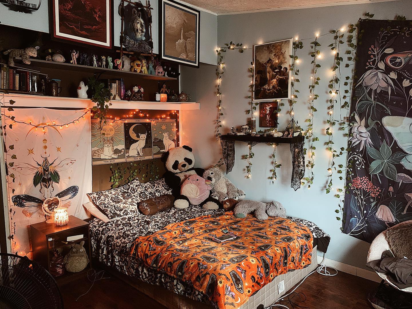 11. a Canopy Of Blush Roses and Woven Vines Over a Distressed Wooden Bed
