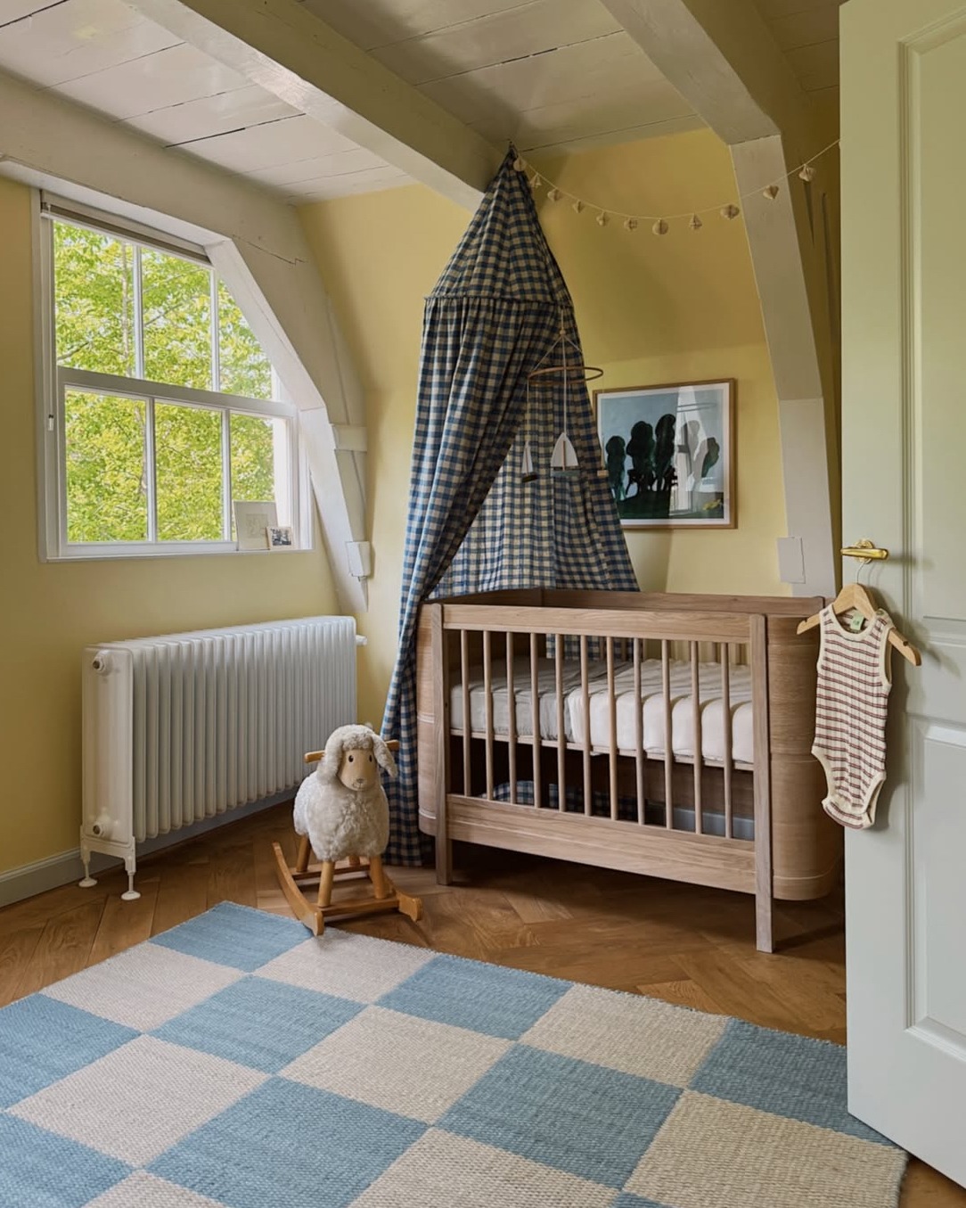 9. the Soft Glow Of a Single Star: a Nursery Illuminated by a Minimalist Nightlight