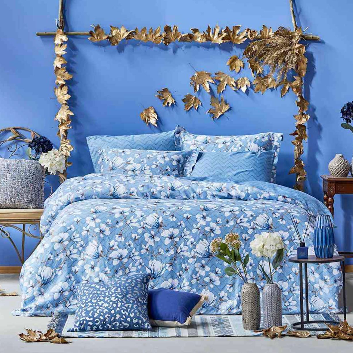 7. a Canopy Of Dreams with Starry Night Lanterns and Plush Pink Pillows