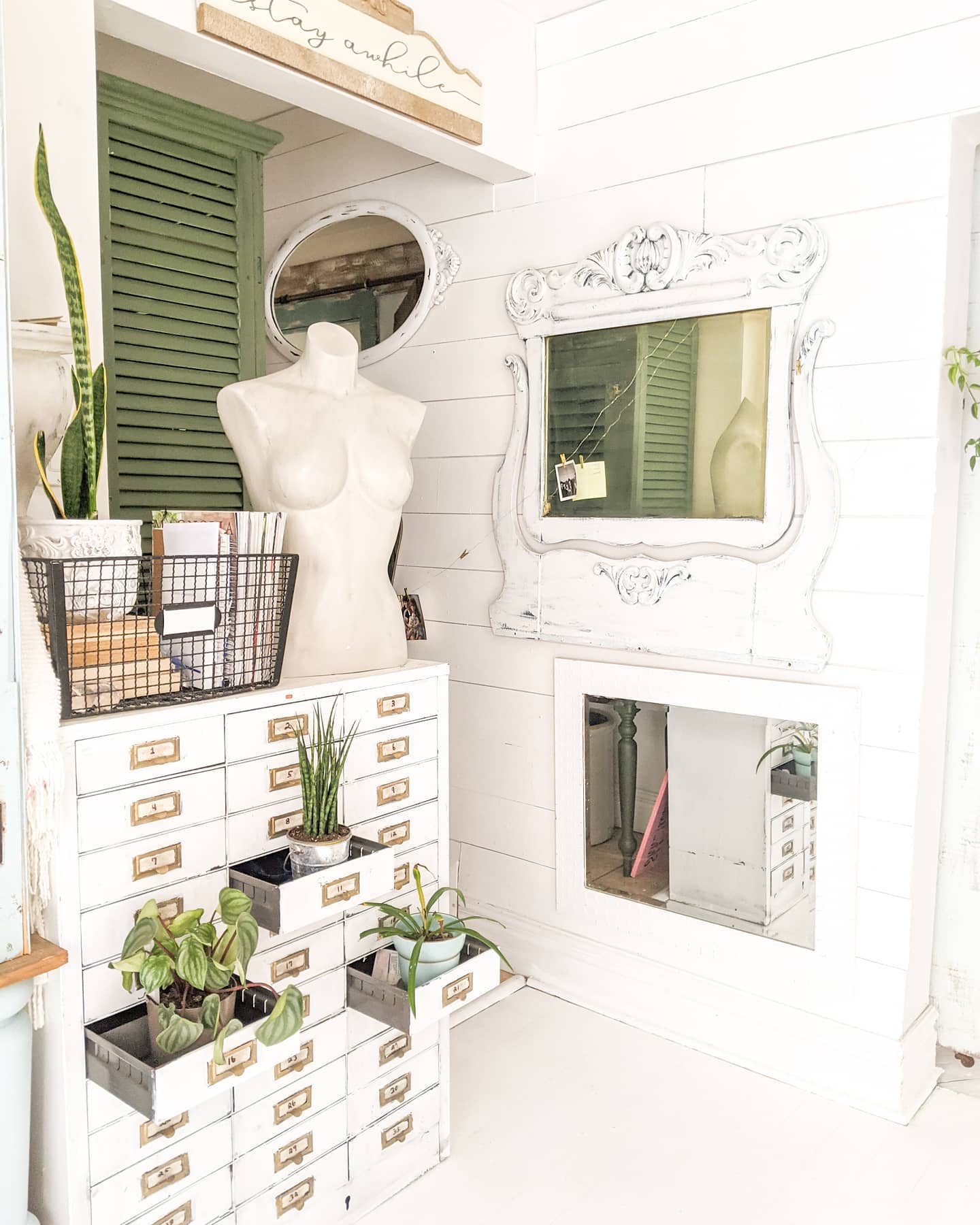 30. Intricate Lattice Of Mirrors Reflecting Infinite Geometric Patterns