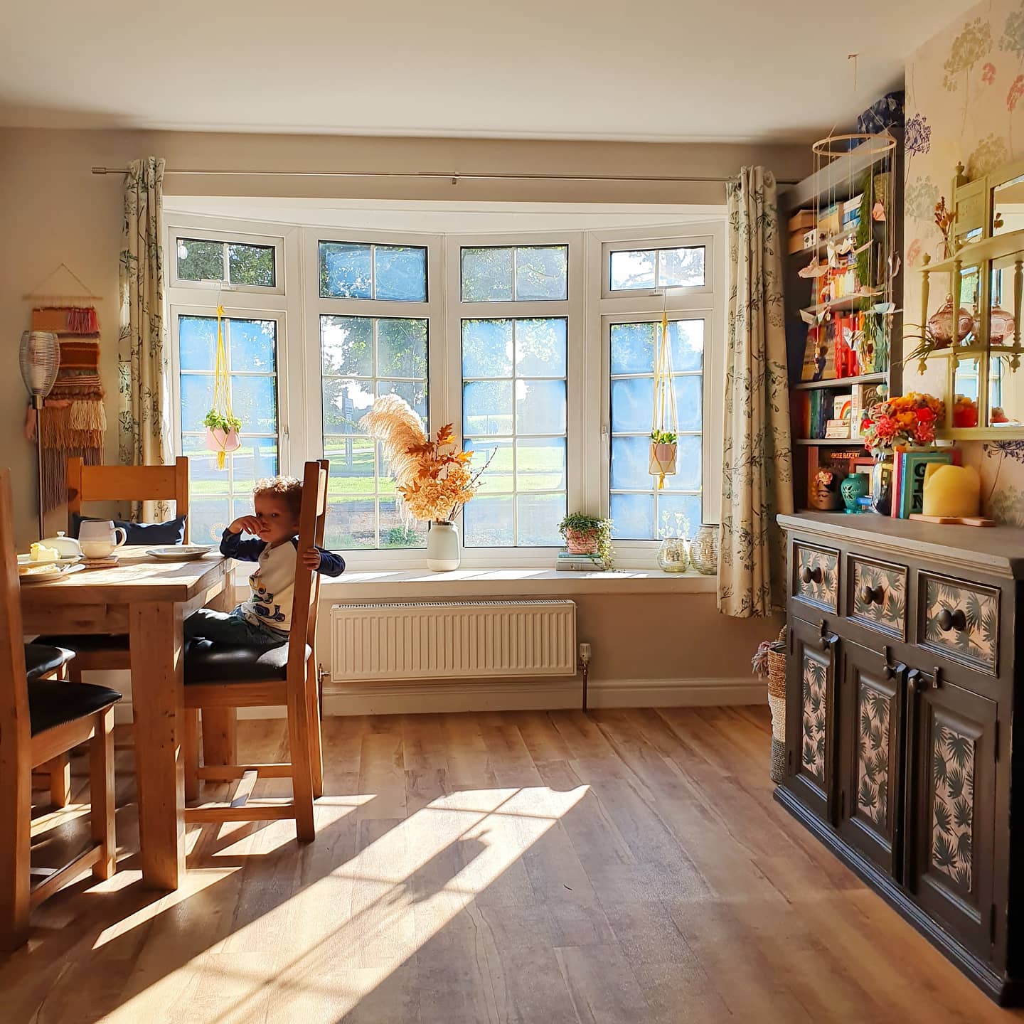 32. a Sunlit Sonata Of Coastal Blues and Crisp Whites