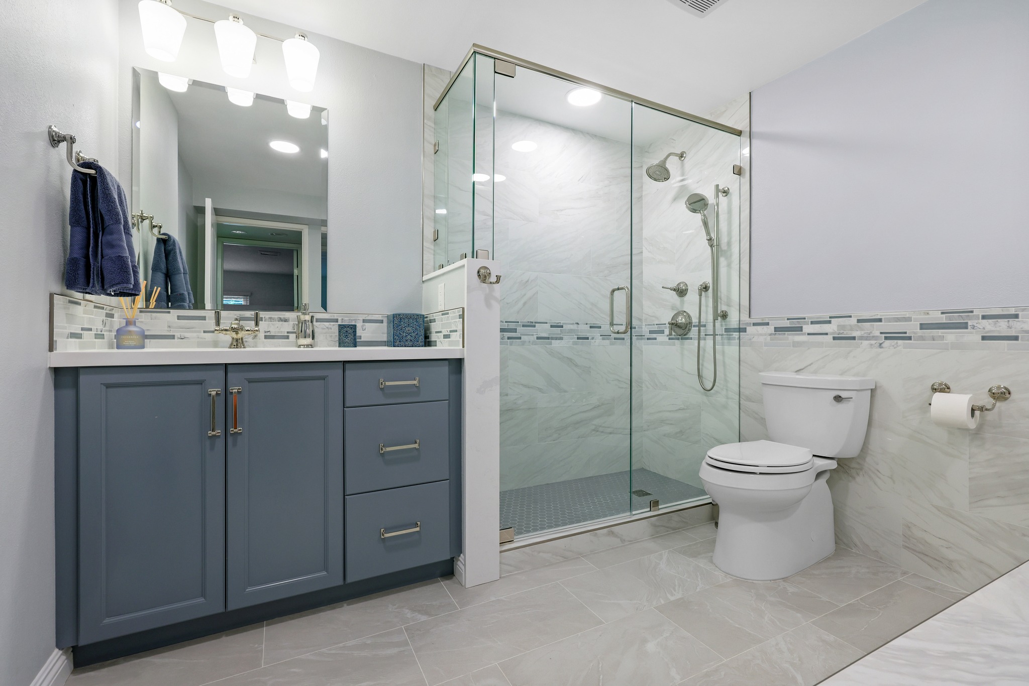 16. Vintage Brass Faucet Meets Modern White Sink In Cozy Corner Nook
