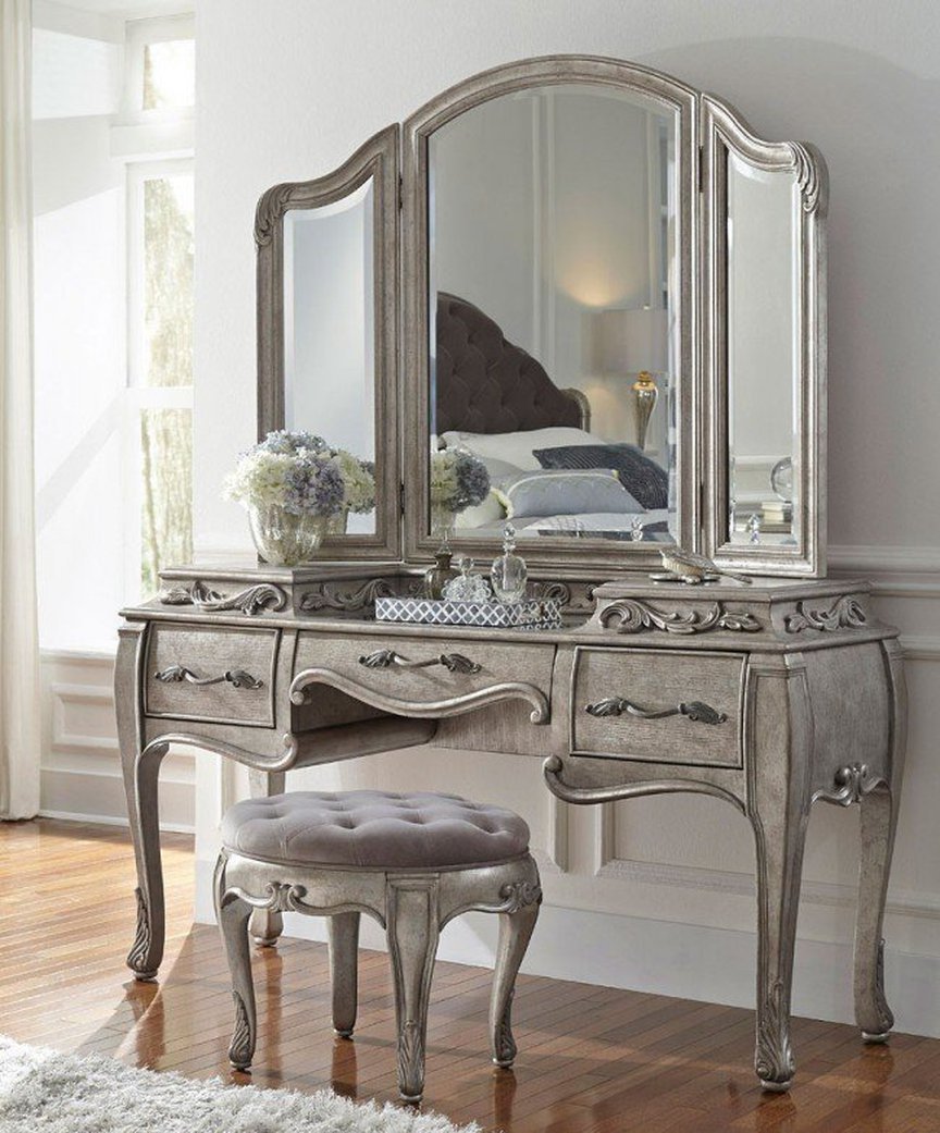 18. Moonlit Reflection on Antique Oak: the Vanity with a Story