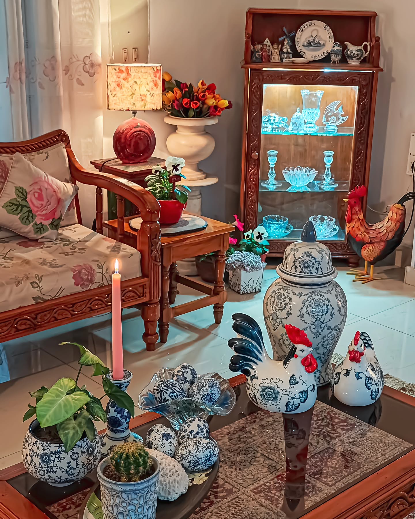 10. Coffee Beans and Vanilla Orchid: a Rustic Charm on Your Table