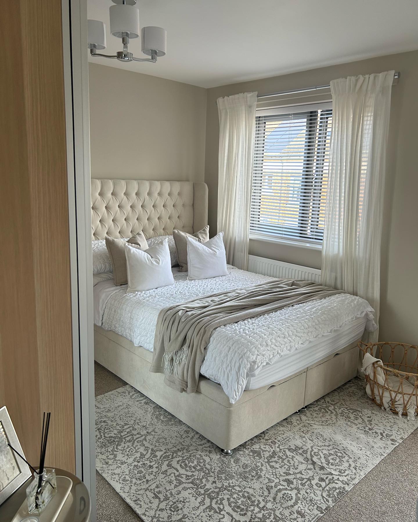 21. the Interwoven Plum and Azure Threads on a Canvas Of Cream