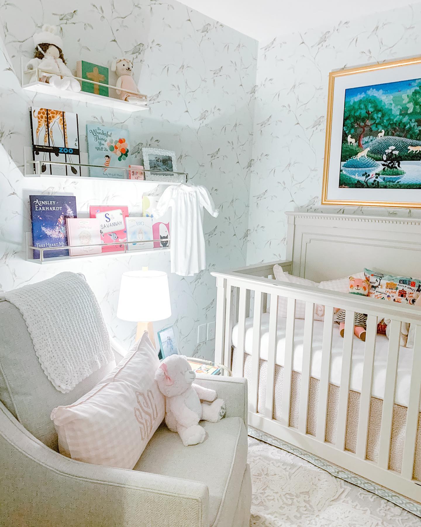 8. Tiny Jungle Canopy Crib with Playful Giraffe Accent