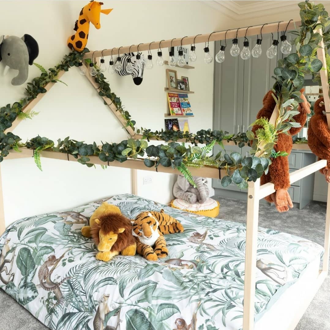 11. the Whimsical World Of Wallpaper Owls and Vintage Lamps