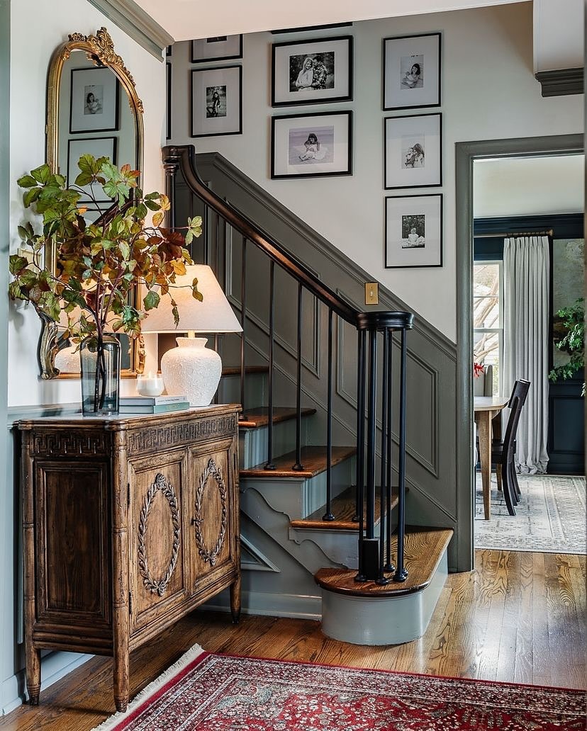 9. a Grandiose Fusion Of Baroque Mirror and Modern Geometric Tiles