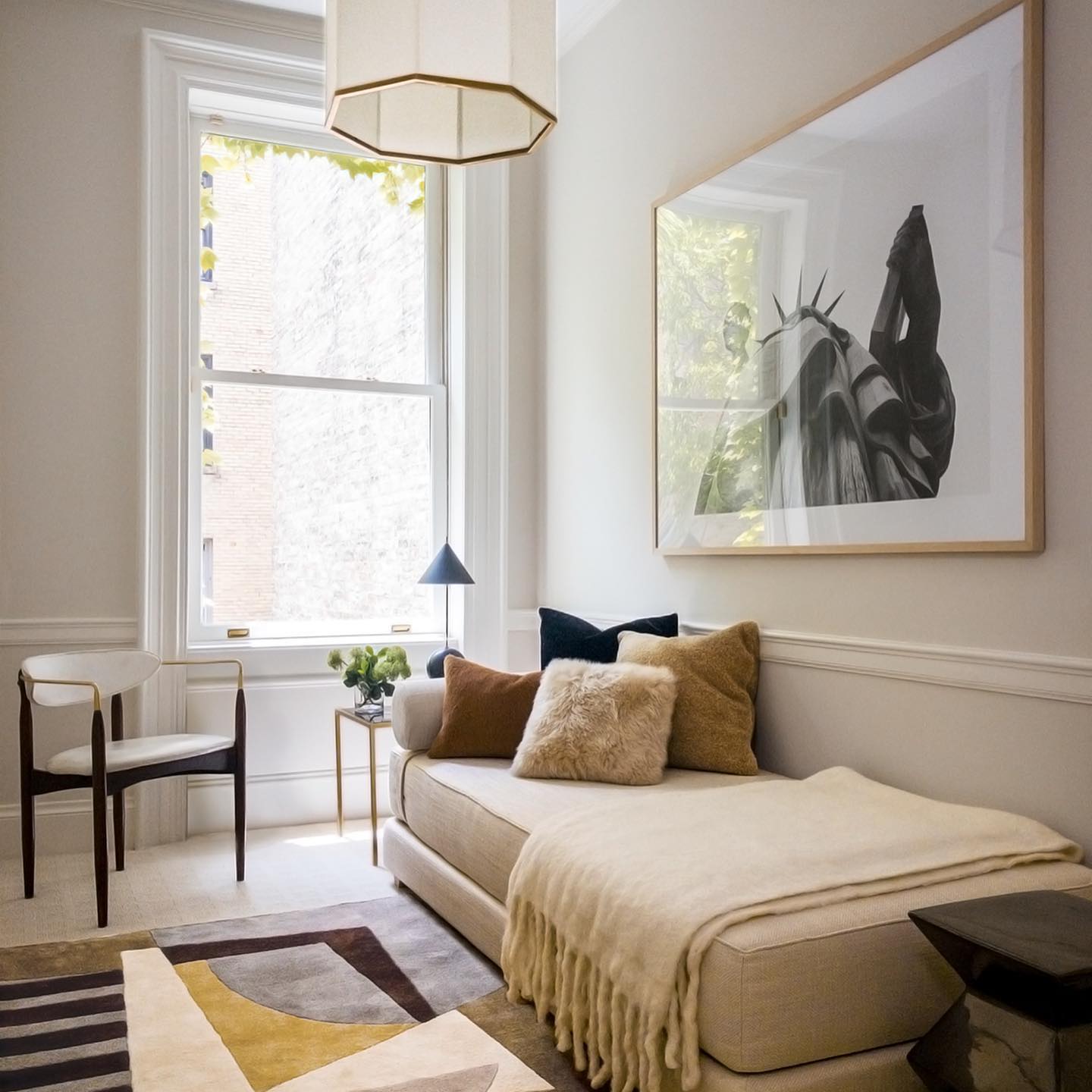 22. the Sunlit Nook with a Macramé Dream: a Daybed In a Windowed Alcove