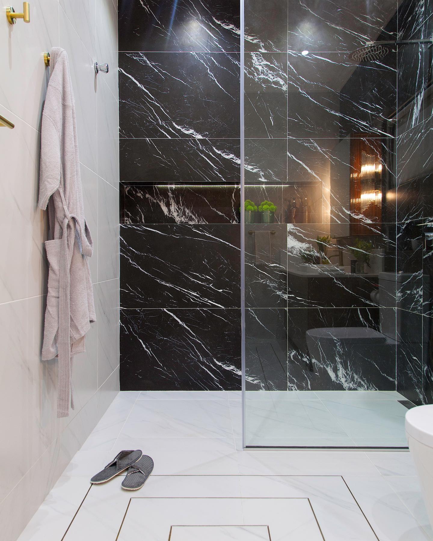 21. Vibrant Citrus Peel Tiles Frame a Minimalist Alcove Shower