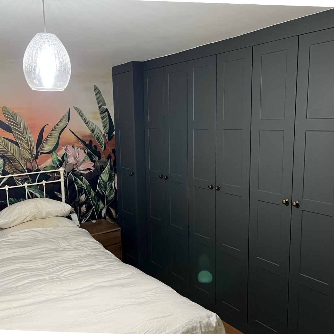 19. the Asymmetrical Mirror and Herringbone Door Built-in Wardrobe