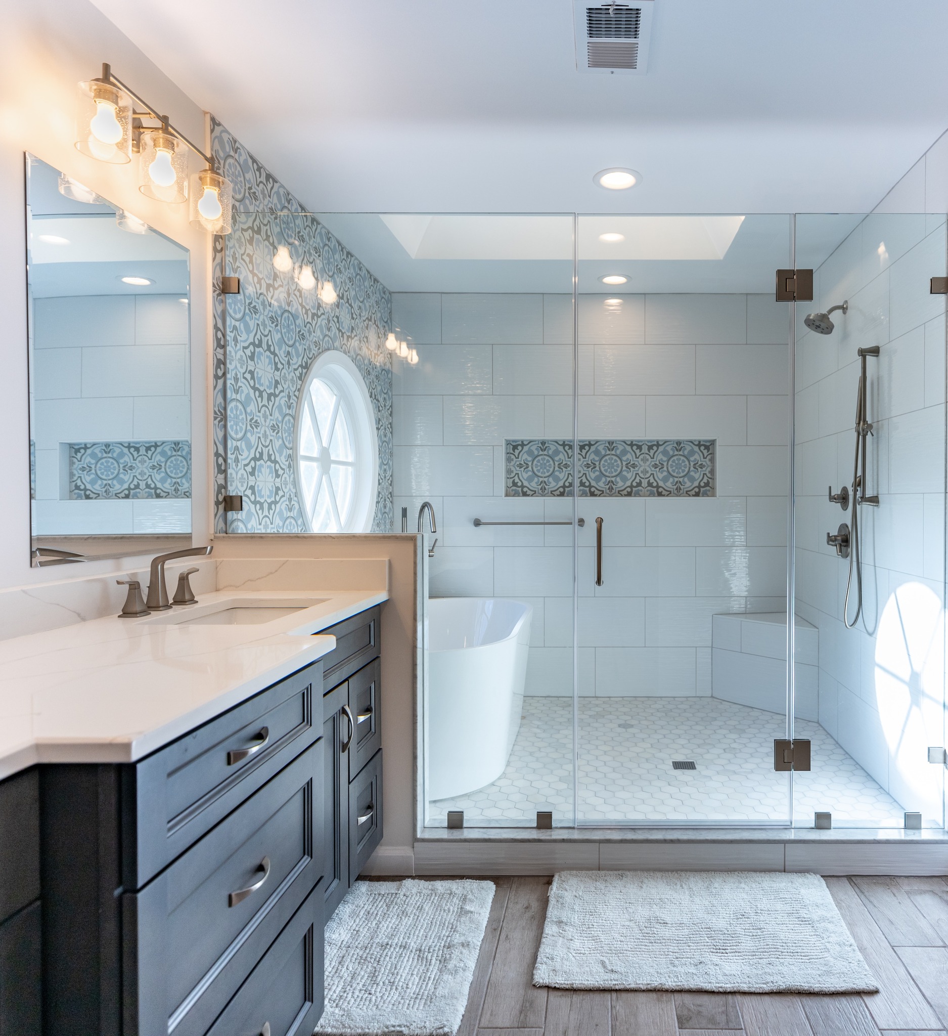 9. the Lush Green Oasis: a Shower with a Cascading Foliage Wall