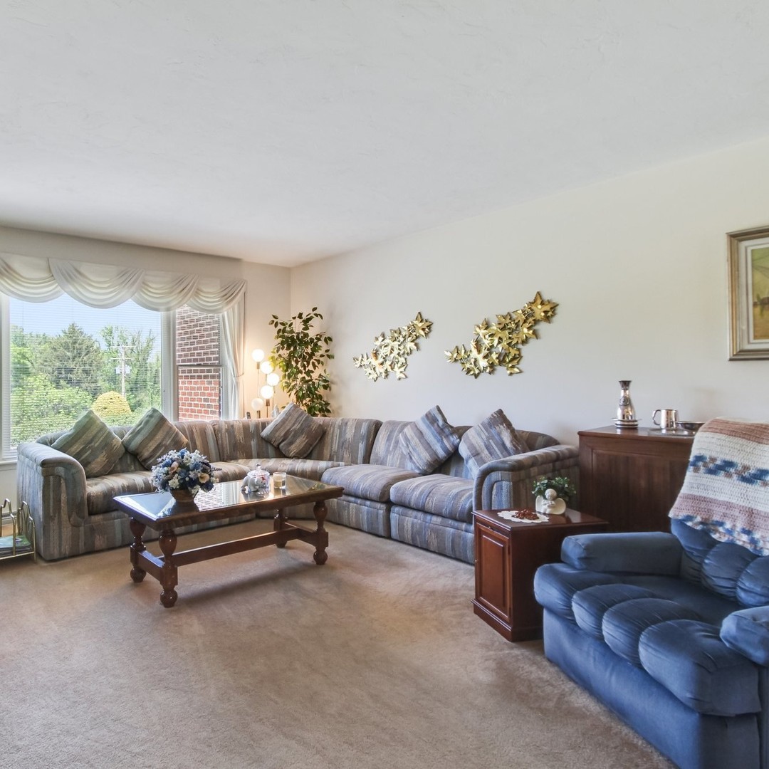 6. Sunlit Serenity: the Bamboo-accented Retreat with a Chessboard Twist