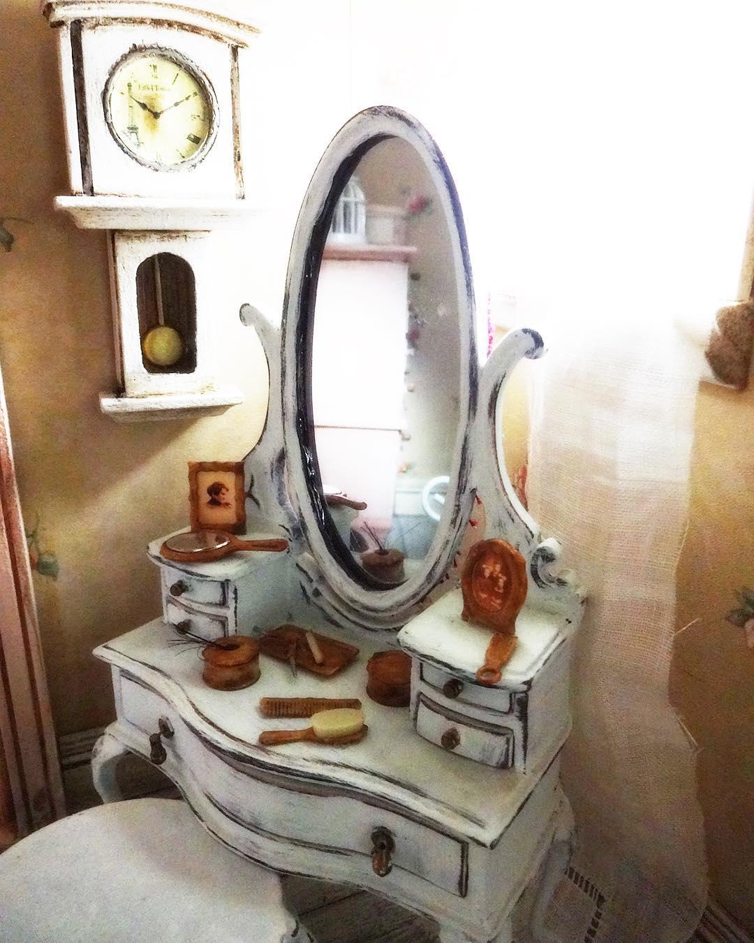 3. Moonlit Marble and Gold Accents Vanity Setup