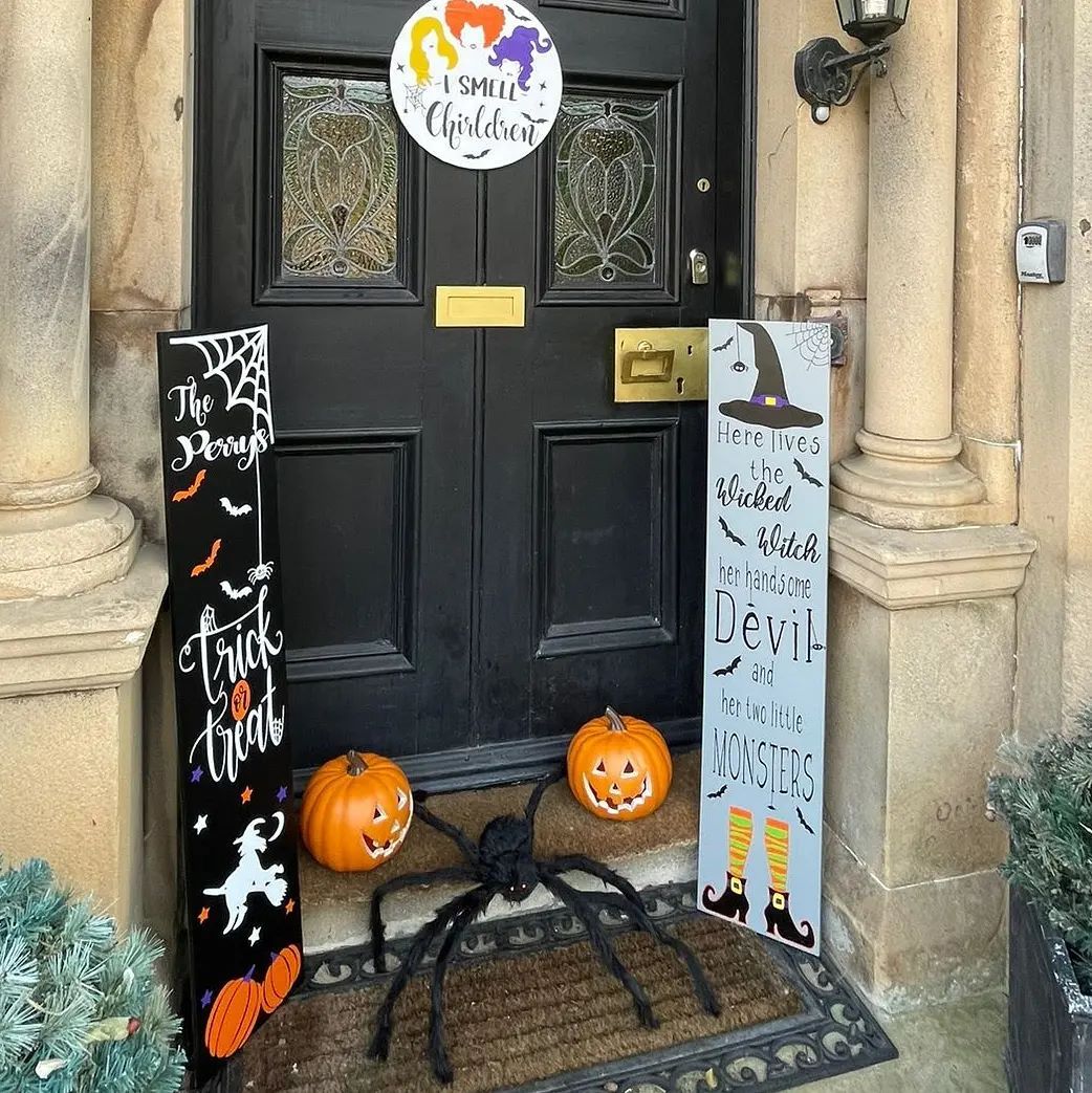 8. a Cobweb-covered Skeleton with a Lantern In a Spiderweb-entwined Wreath